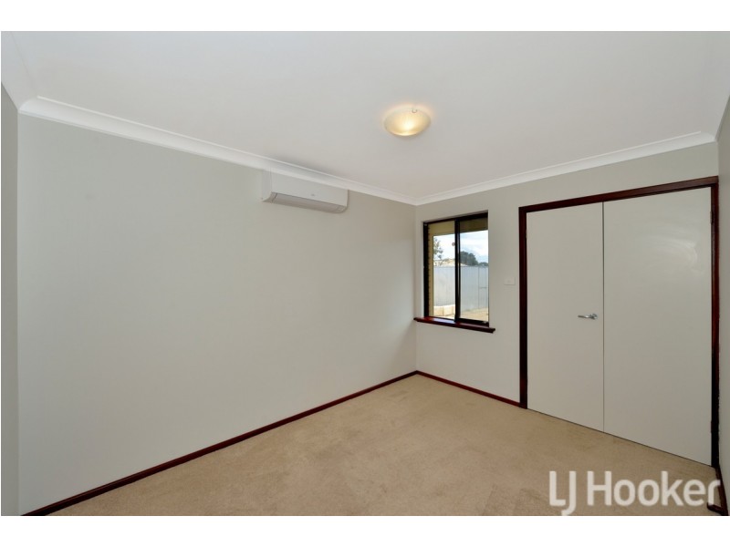 9 Sandalwood Parade, Halls Head WA 6210