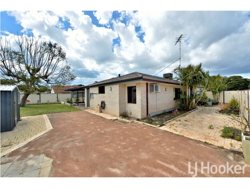 9 Sandalwood Parade, Halls Head WA 6210