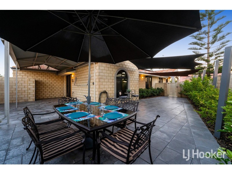 10 Westview Parade, Wannanup WA 6210