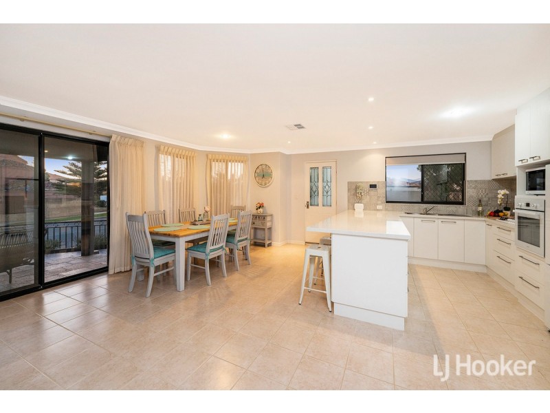 10 Westview Parade, Wannanup WA 6210