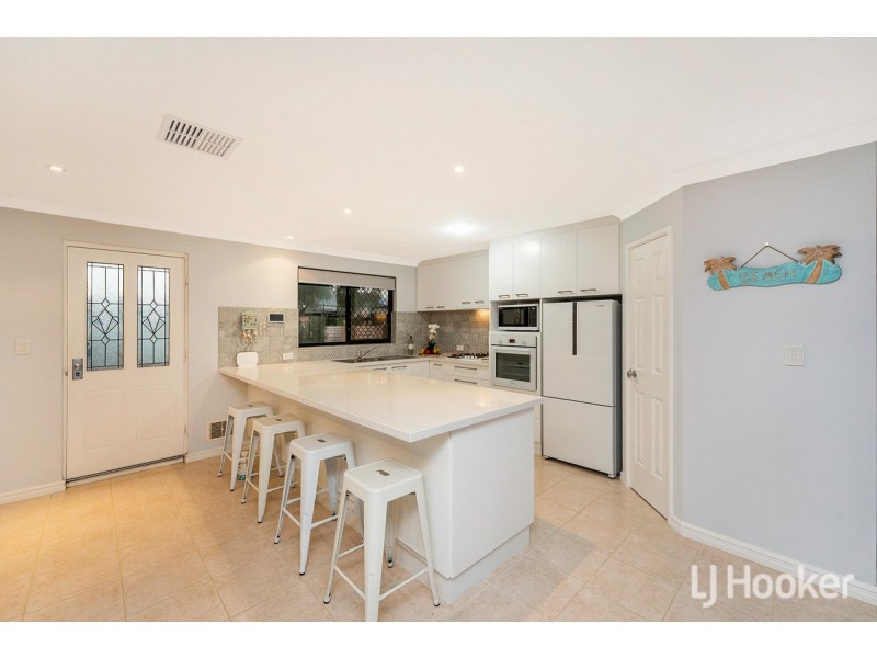 10 Westview Parade, Wannanup WA 6210