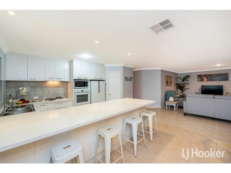 10 Westview Parade, Wannanup WA 6210