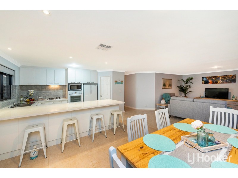 10 Westview Parade, Wannanup WA 6210