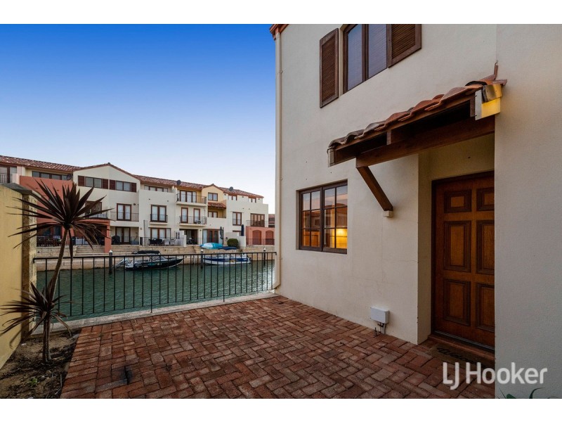 104/18 Port Quays, Wannanup WA 6210