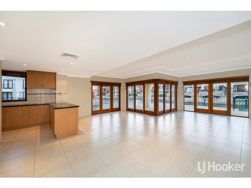 104/18 Port Quays, Wannanup WA 6210
