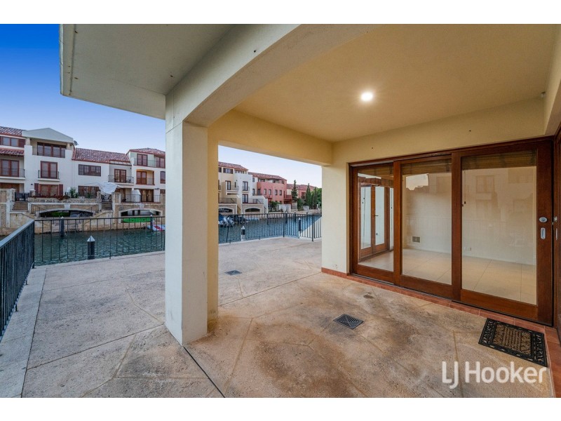 104/18 Port Quays, Wannanup WA 6210