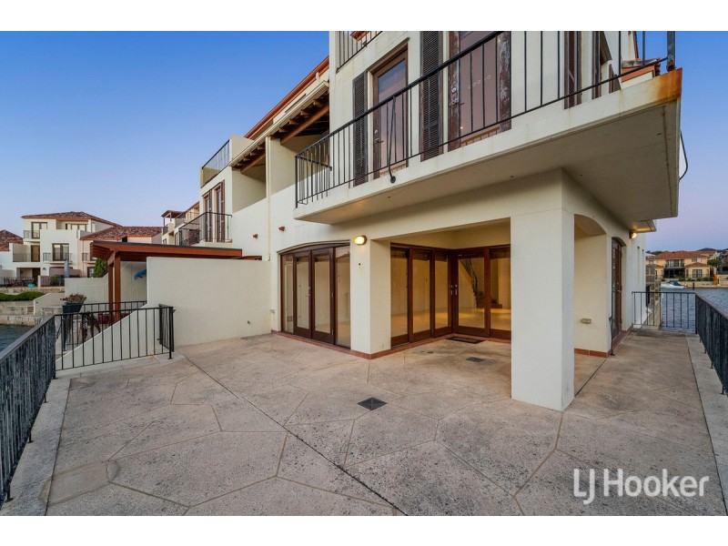 104/18 Port Quays, Wannanup WA 6210