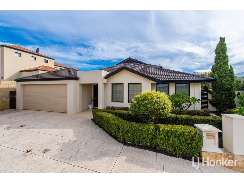 13 Seaview Place, Wannanup WA 6210