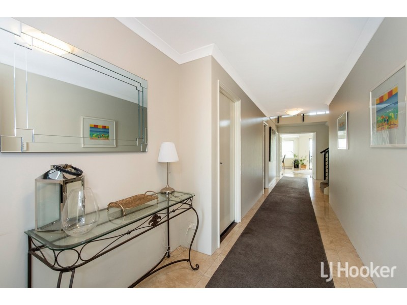 13 Seaview Place, Wannanup WA 6210