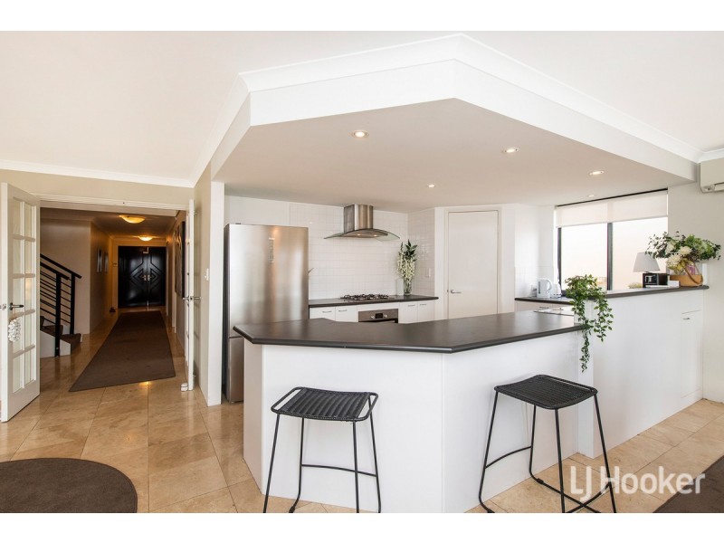 13 Seaview Place, Wannanup WA 6210