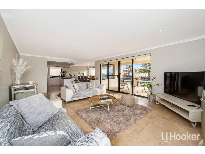 13 Seaview Place, Wannanup WA 6210