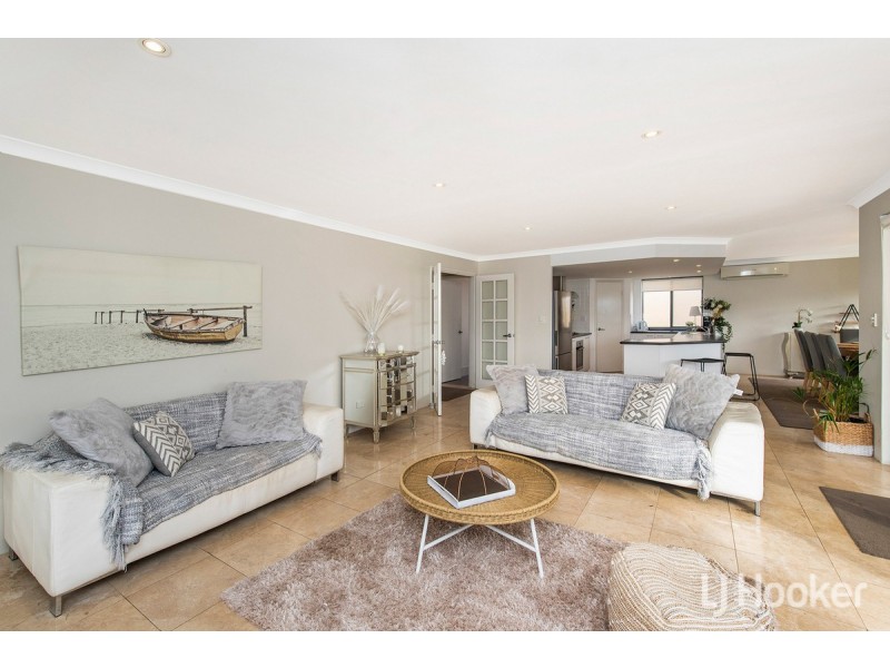 13 Seaview Place, Wannanup WA 6210