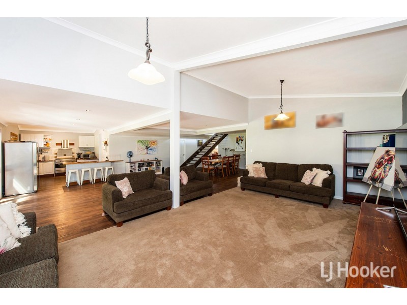 17 Touchstone Drive, Dawesville WA 6211