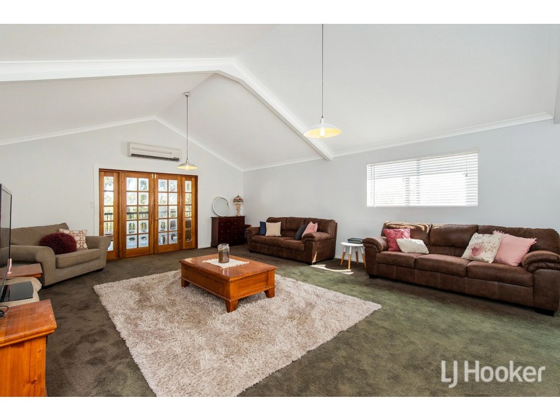 17 Touchstone Drive, Dawesville WA 6211
