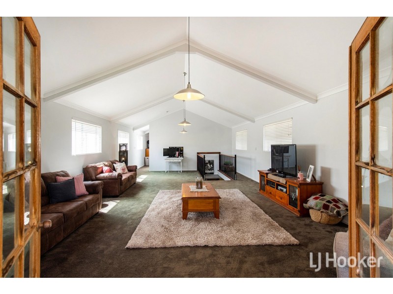 17 Touchstone Drive, Dawesville WA 6211