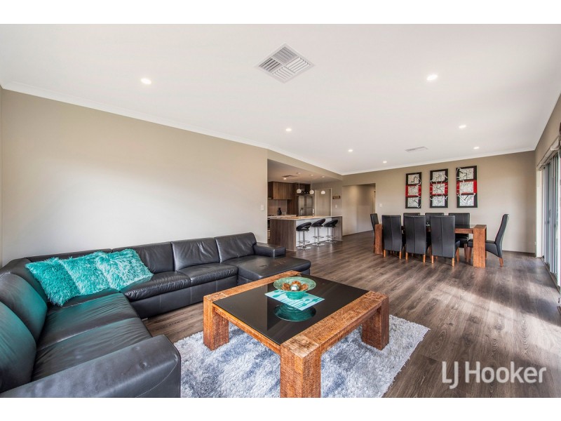 8 Dowerin Circuit, Lakelands WA 6180