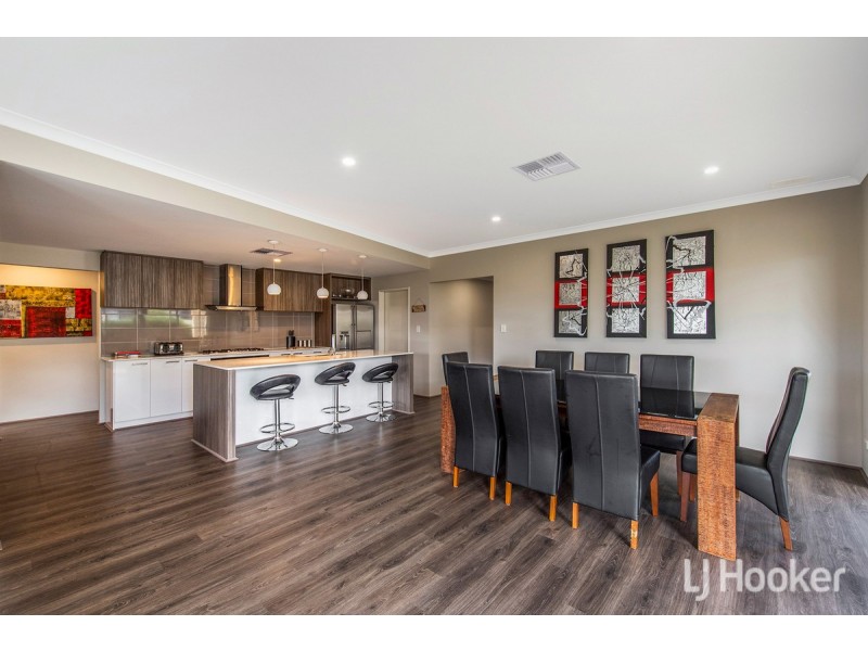 8 Dowerin Circuit, Lakelands WA 6180