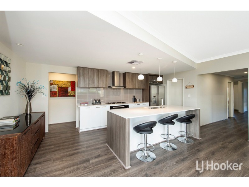 8 Dowerin Circuit, Lakelands WA 6180