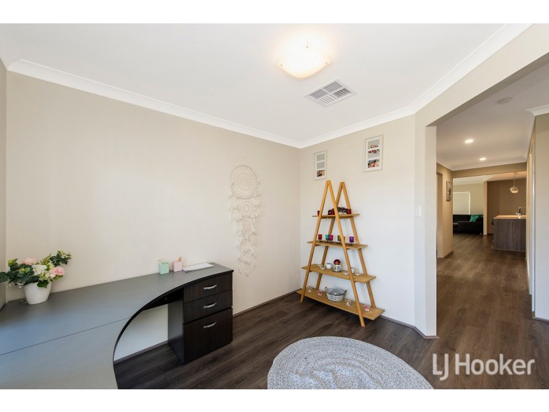 8 Dowerin Circuit, Lakelands WA 6180