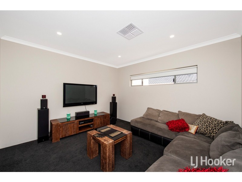8 Dowerin Circuit, Lakelands WA 6180