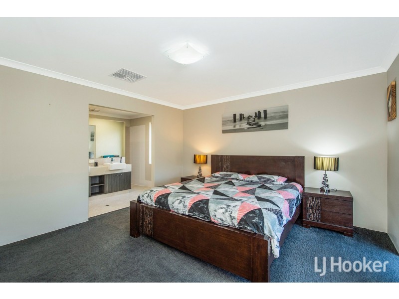 8 Dowerin Circuit, Lakelands WA 6180