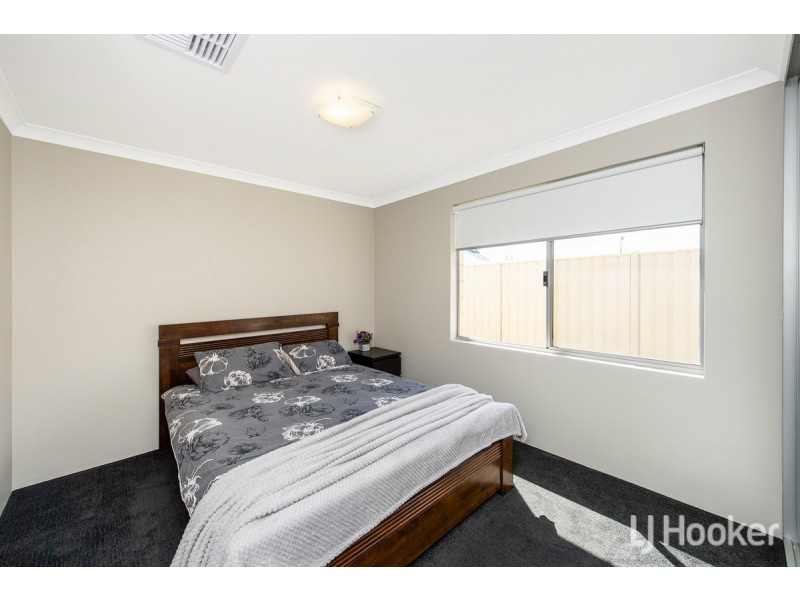 8 Dowerin Circuit, Lakelands WA 6180