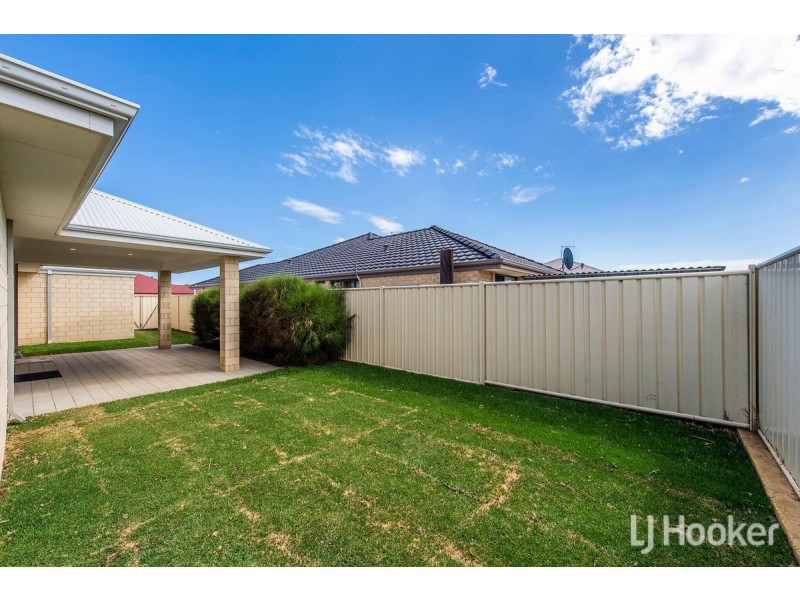 8 Dowerin Circuit, Lakelands WA 6180
