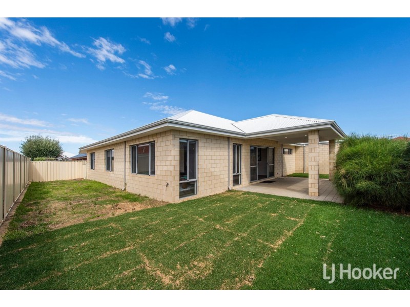 8 Dowerin Circuit, Lakelands WA 6180