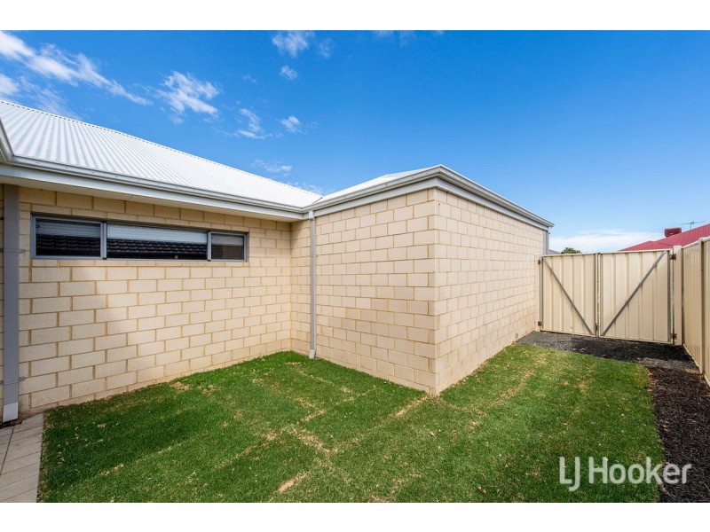 8 Dowerin Circuit, Lakelands WA 6180