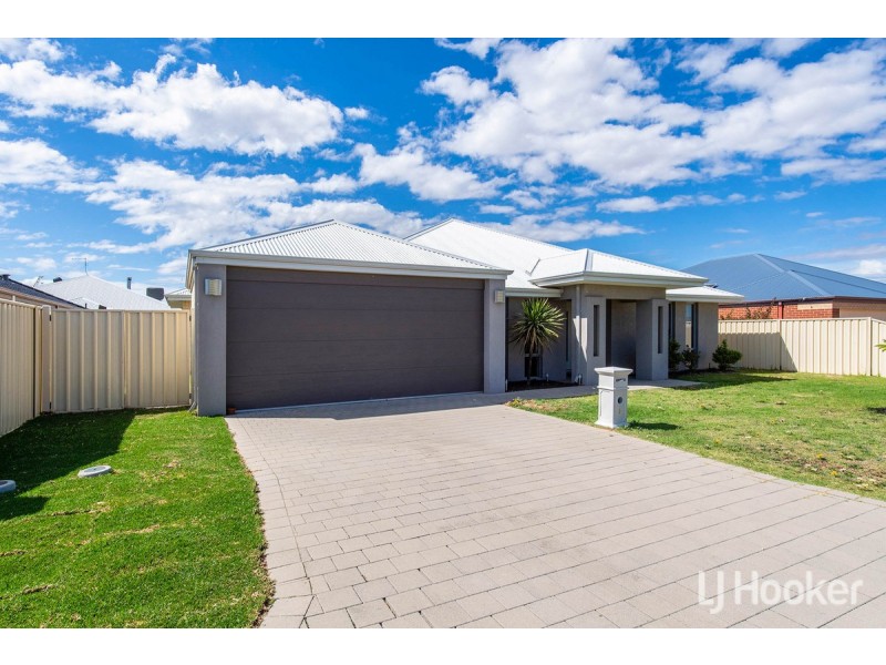 8 Dowerin Circuit, Lakelands WA 6180