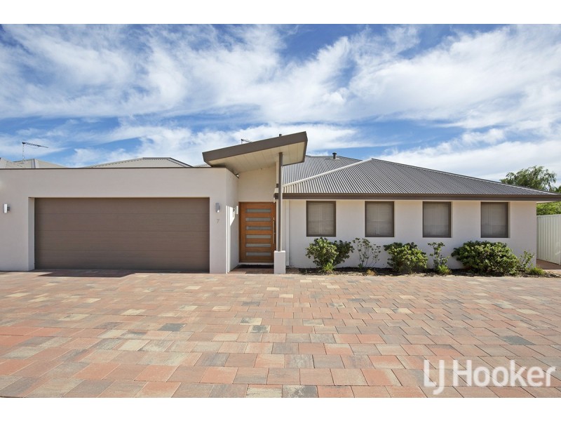 7/56 Catalina Drive, Lakelands WA 6180