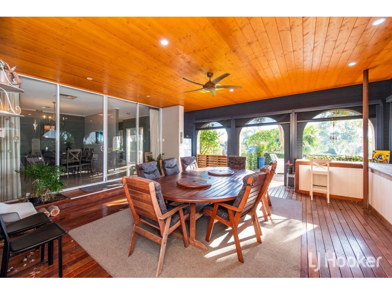 6 Muir Place, Halls Head WA 6210