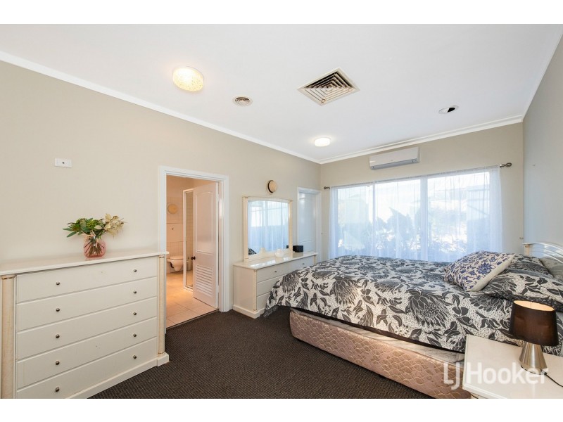 6 Muir Place, Halls Head WA 6210