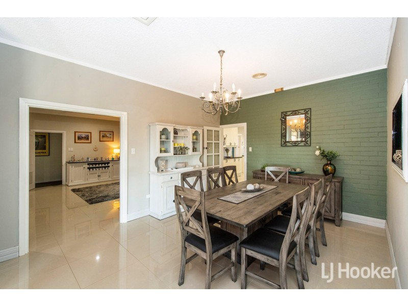6 Muir Place, Halls Head WA 6210