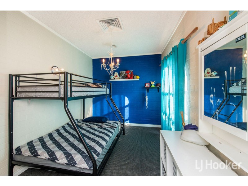 6 Muir Place, Halls Head WA 6210