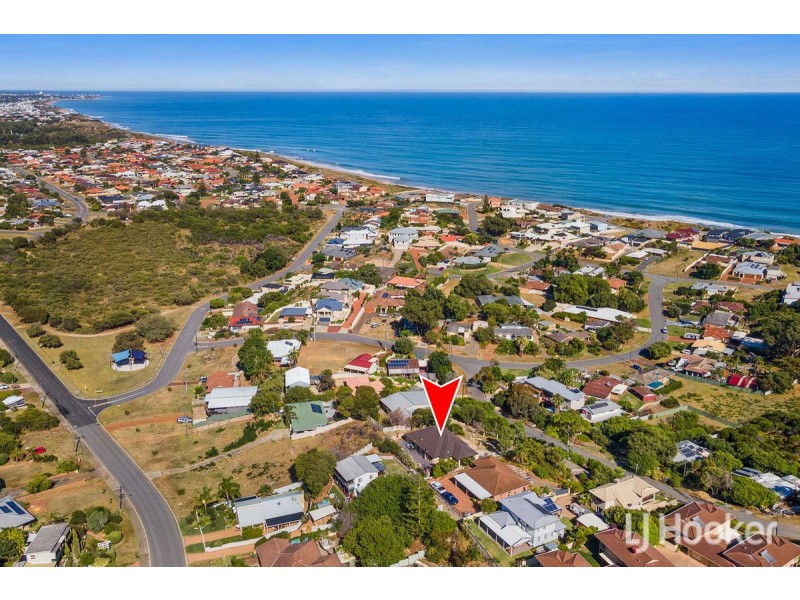 7 Allan Place, Halls Head WA 6210