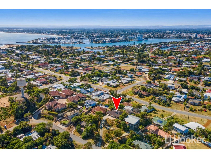 7 Allan Place, Halls Head WA 6210