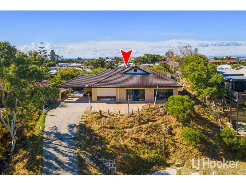 7 Allan Place, Halls Head WA 6210