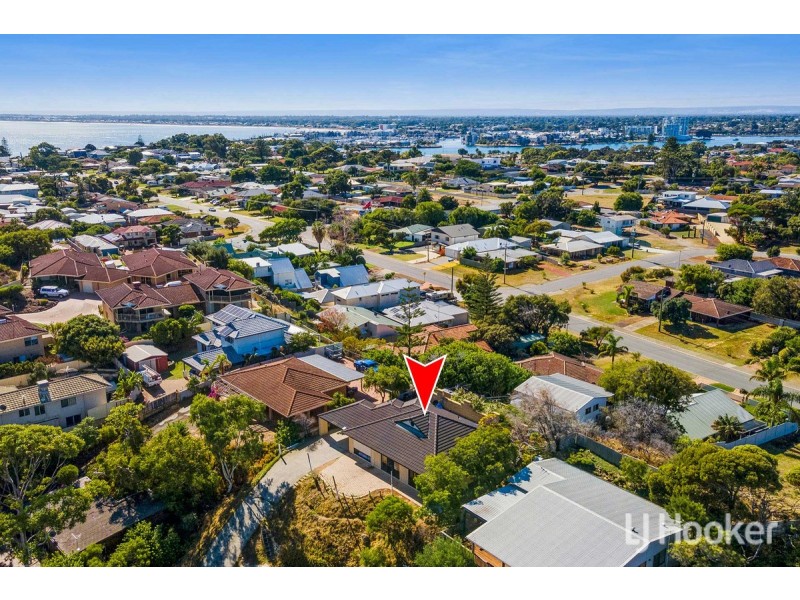 7 Allan Place, Halls Head WA 6210