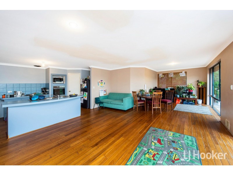 7 Allan Place, Halls Head WA 6210