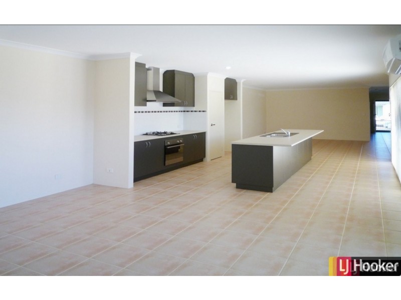 15 Bremer Way, South Yunderup WA 6208