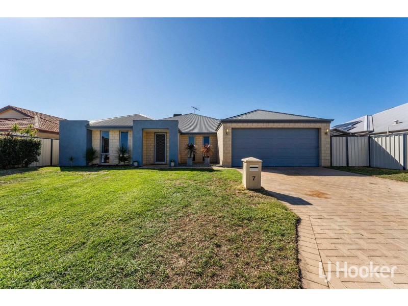 7 St Cloud Link, Meadow Springs WA 6210