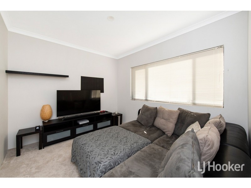 228 Lake Valley Drive, Lakelands WA 6180