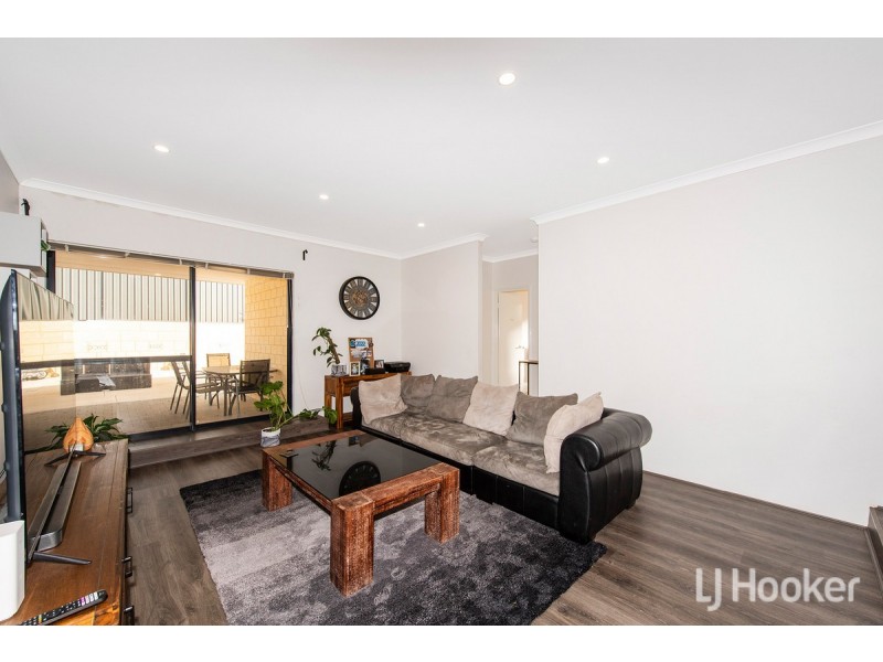 228 Lake Valley Drive, Lakelands WA 6180