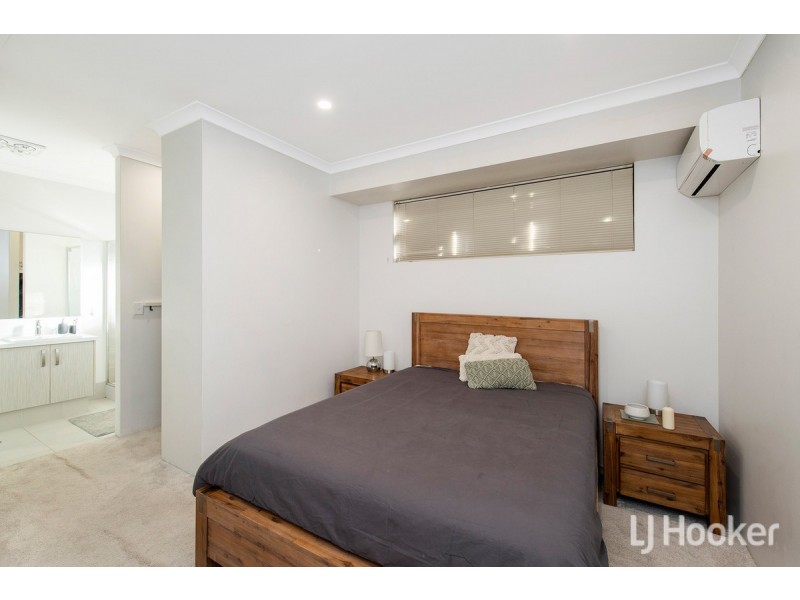 228 Lake Valley Drive, Lakelands WA 6180