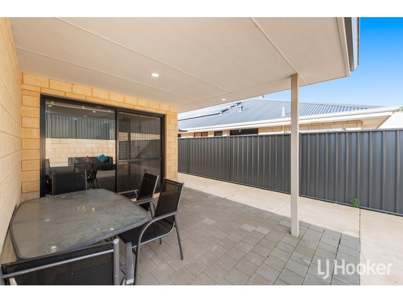 228 Lake Valley Drive, Lakelands WA 6180