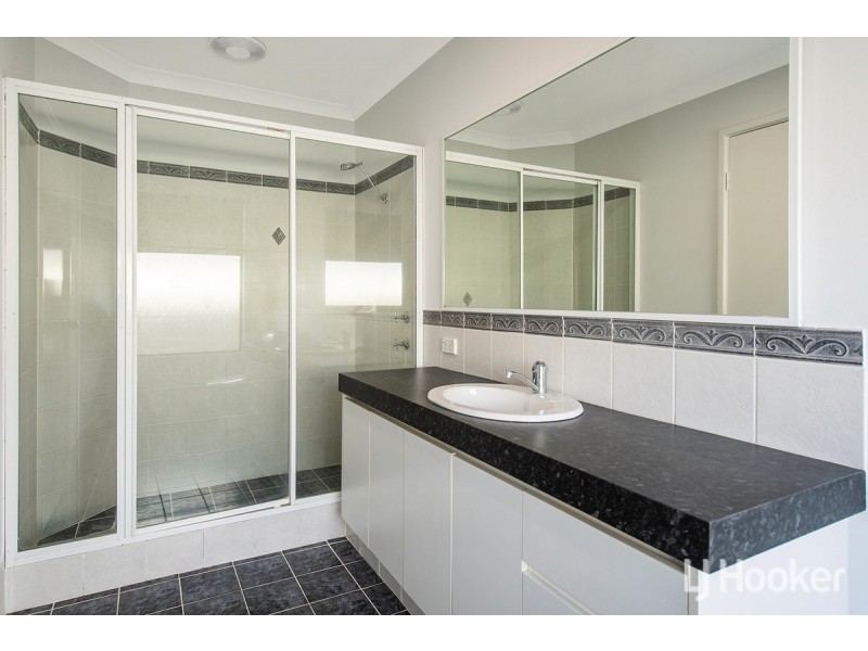 10 Rosebud Place, Halls Head WA 6210