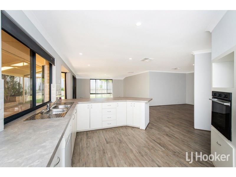 10 Rosebud Place, Halls Head WA 6210