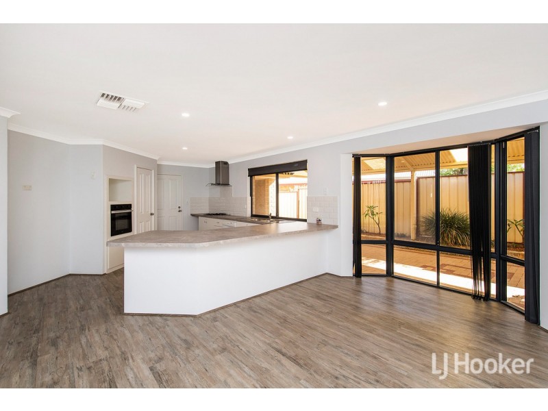 10 Rosebud Place, Halls Head WA 6210