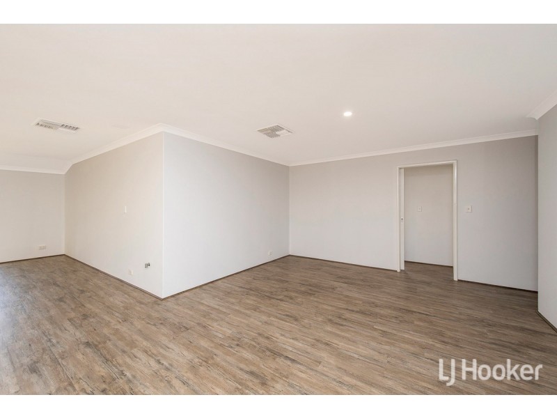 10 Rosebud Place, Halls Head WA 6210